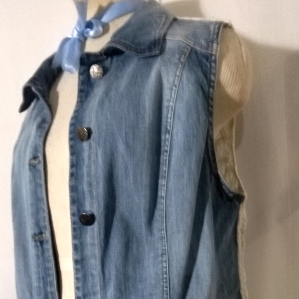 Denim and Lace Women's Vest - Picture 6 of 14